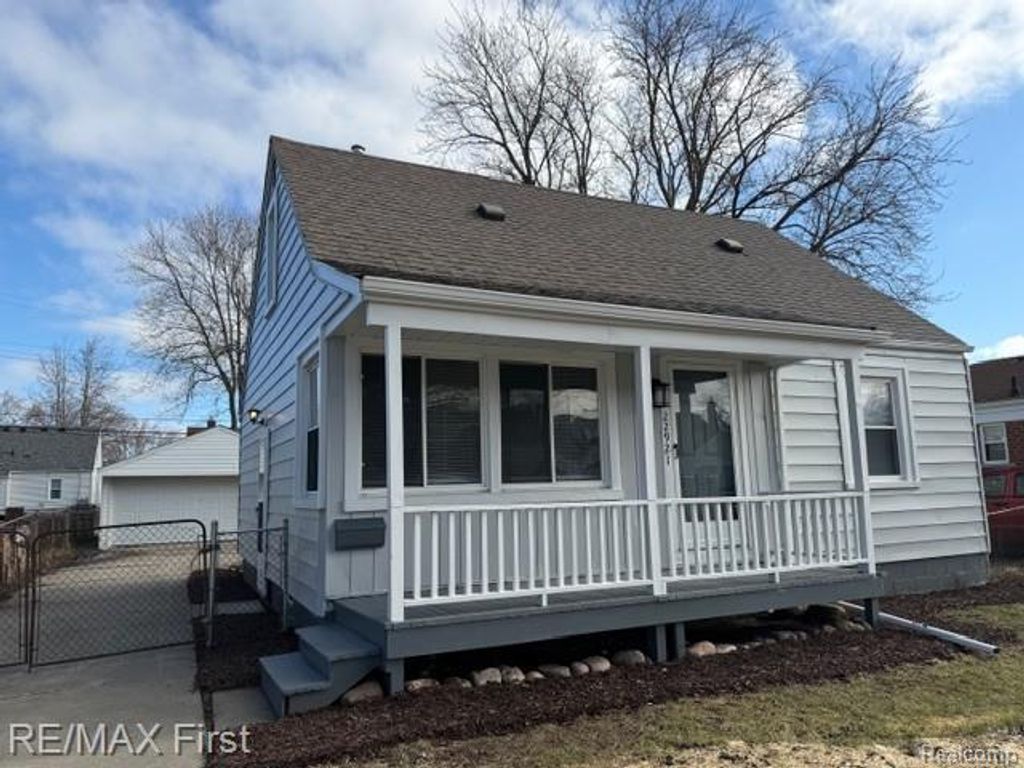 22921 Gaukler Street, Saint Clair Shores, MI 48080