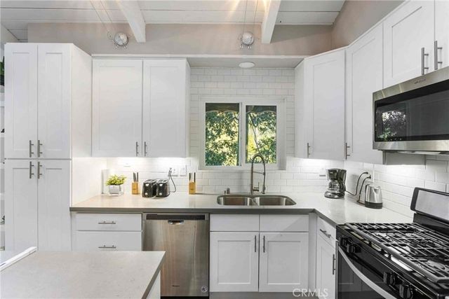 24649 Valle Drive, Crestline, CA 92325