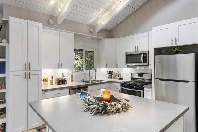 24649 Valle Drive, Crestline, CA 92325