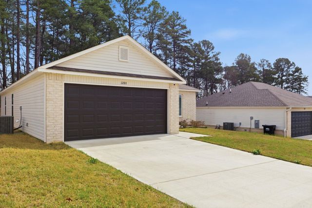 1280 Meadows Dr, Benton, AR 72019