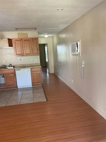 1513 16th Street 4, Huntsville, TX 77340