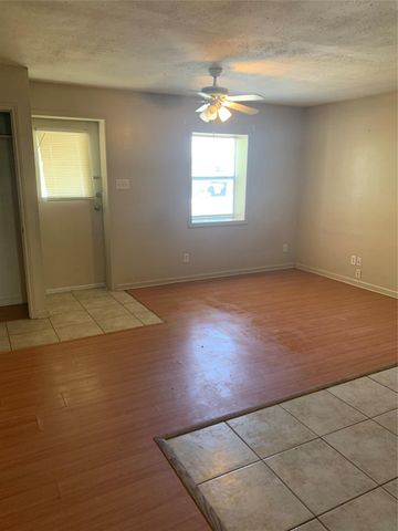 1513 16th Street 4, Huntsville, TX 77340