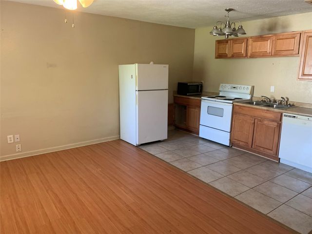 1513 16th Street 4, Huntsville, TX 77340