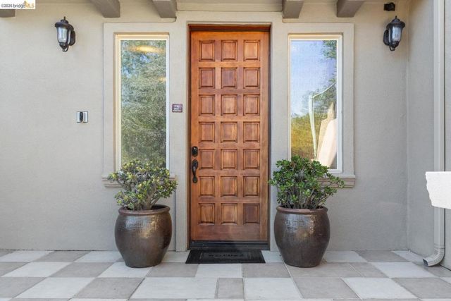 6839 6839 Sherwick Dr, Berkeley, CA 94705