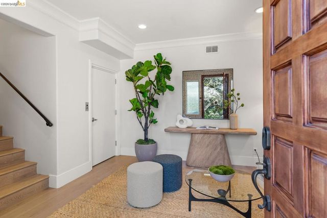 6839 6839 Sherwick Dr, Berkeley, CA 94705