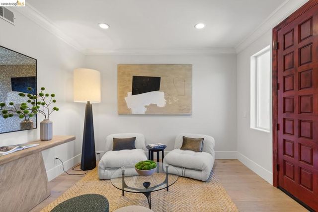 6839 6839 Sherwick Dr, Berkeley, CA 94705