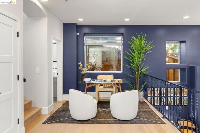 6839 6839 Sherwick Dr, Berkeley, CA 94705