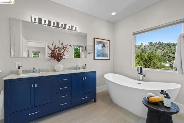 6839 6839 Sherwick Dr, Berkeley, CA 94705