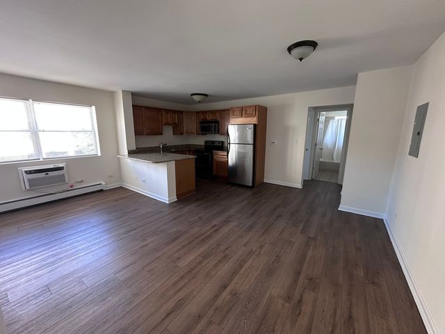 1004 Des Plaines Avenue 11, Forest Park, IL 60130