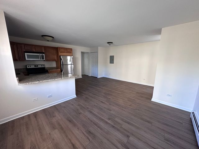 1004 Des Plaines Avenue 11, Forest Park, IL 60130