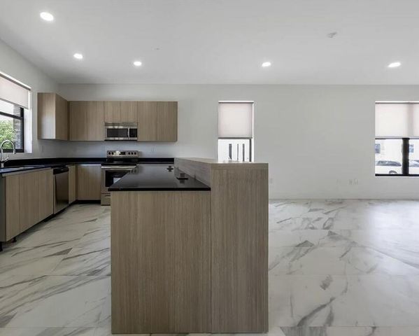 6171 SW 36TH Court 30, Miramar, FL 33023