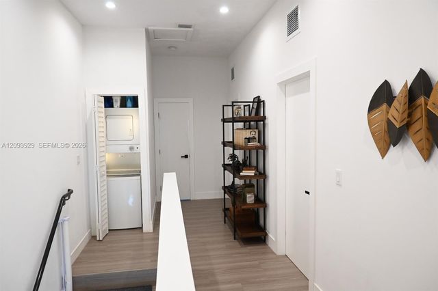 1619 NE 109 Street B, Miami, FL 33161