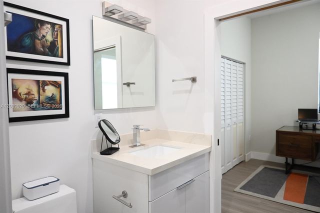 1619 NE 109 Street B, Miami, FL 33161