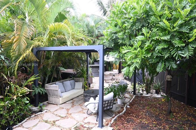 1619 NE 109 Street B, Miami, FL 33161