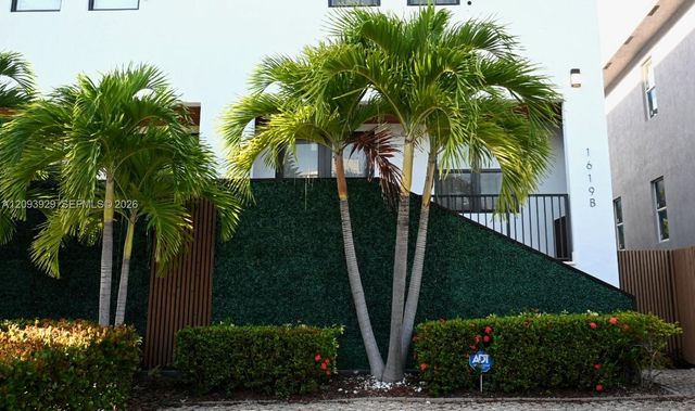1619 NE 109 Street B, Miami, FL 33161