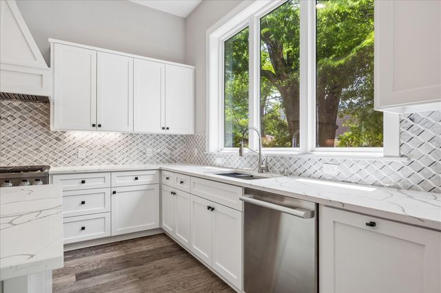 2065 Southgate Boulevard, Houston, TX 77030