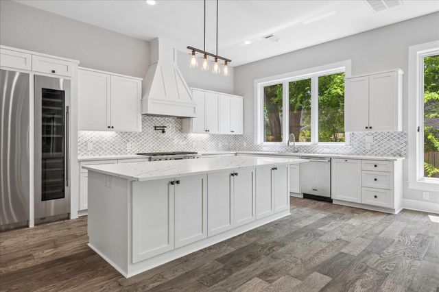 2065 Southgate Boulevard, Houston, TX 77030