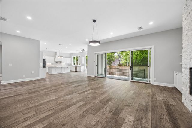 2065 Southgate Boulevard, Houston, TX 77030
