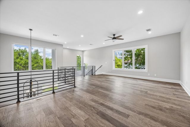 2065 Southgate Boulevard, Houston, TX 77030