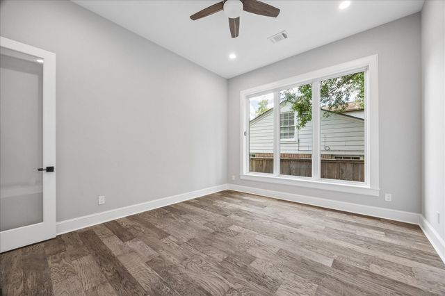 2065 Southgate Boulevard, Houston, TX 77030