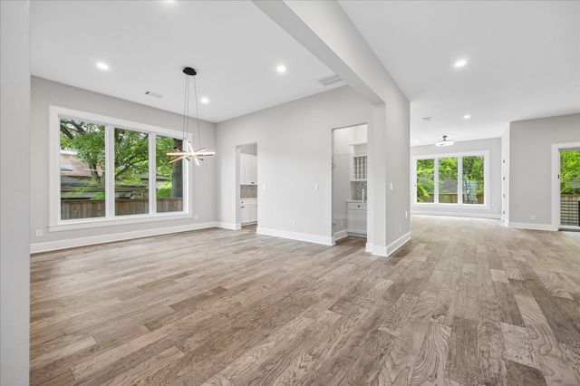 2065 Southgate Boulevard, Houston, TX 77030