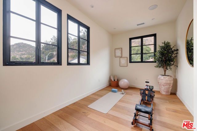 1937 N Beverly Drive, Beverly Hills, CA 90210