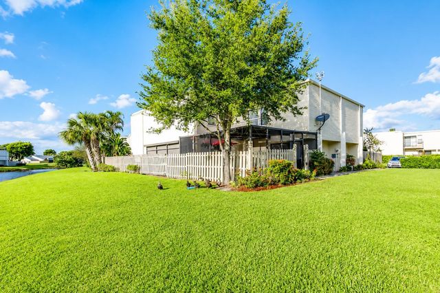 1608 Shaker Circle, Wellington, FL 33414