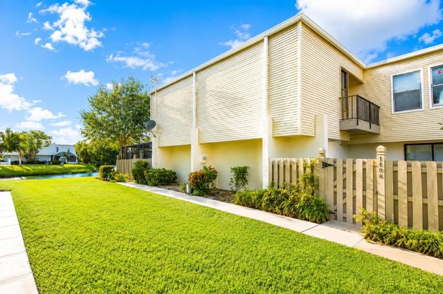 1608 Shaker Circle, Wellington, FL 33414