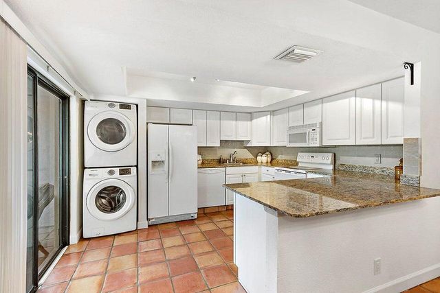 1608 Shaker Circle, Wellington, FL 33414