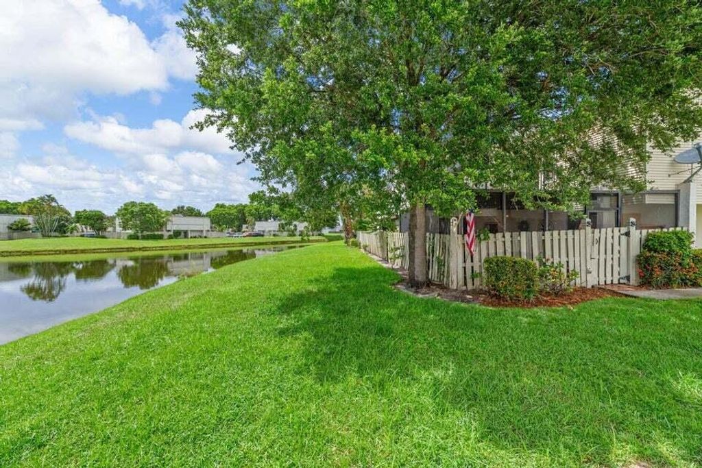 1608 Shaker Circle, Wellington, FL 33414