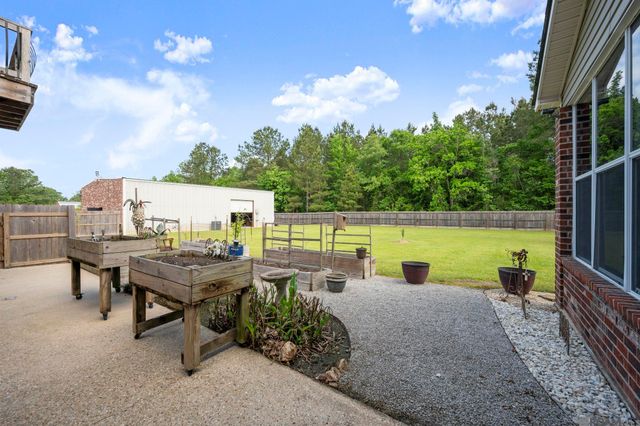 33798 Cane Market Rd, Walker, LA 70785