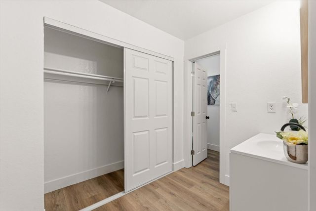 8404 Sunrise Woods Way, Sacramento, CA 95828
