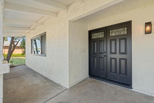 8404 Sunrise Woods Way, Sacramento, CA 95828