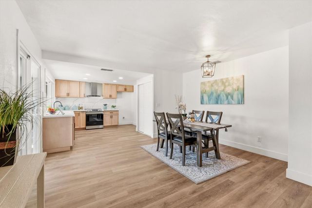 8404 Sunrise Woods Way, Sacramento, CA 95828