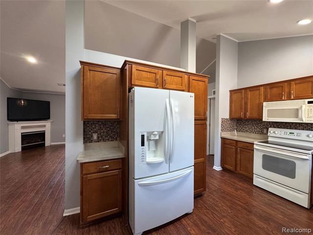 21083 Cooper Drive, Macomb, MI 48044