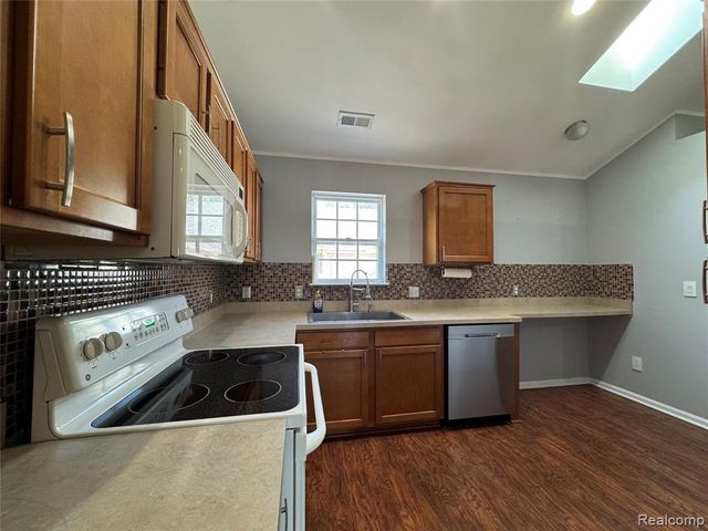 21083 Cooper Drive, Macomb, MI 48044