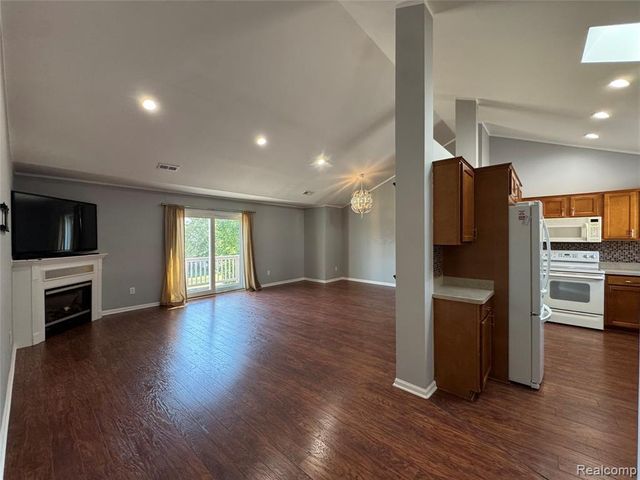 21083 Cooper Drive, Macomb, MI 48044