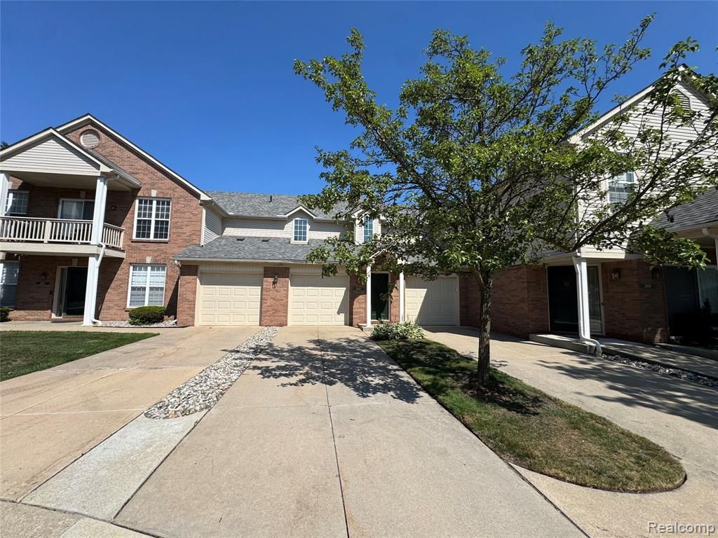 21083 Cooper Drive, Macomb, MI 48044