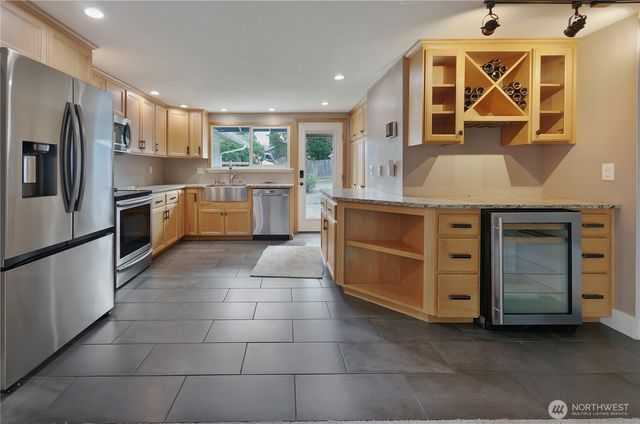 3645 67th Avenue W, University Place, WA 98466