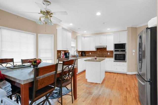 215 Pebblecreek SW Place, South Fulton, GA 30331