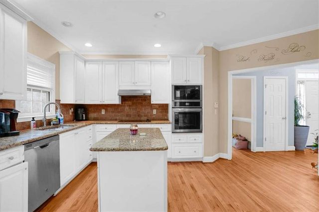 215 Pebblecreek SW Place, South Fulton, GA 30331