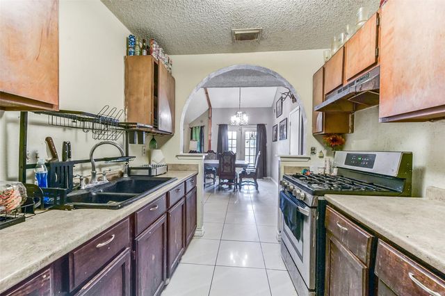 13703 Vickston Lane, Houston, TX 77014