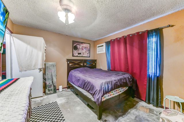 13703 Vickston Lane, Houston, TX 77014