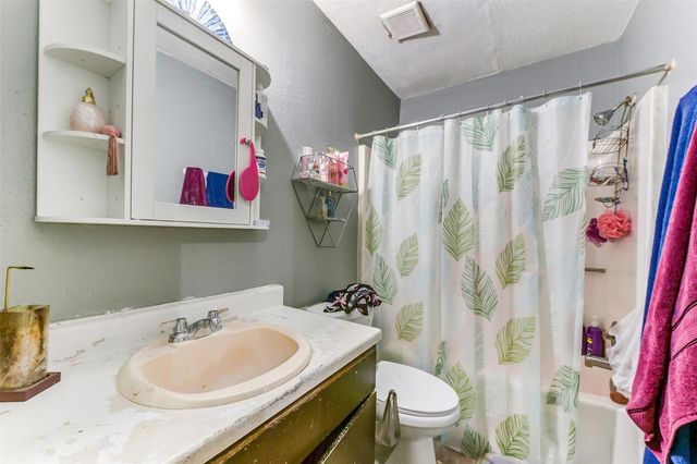 13703 Vickston Lane, Houston, TX 77014