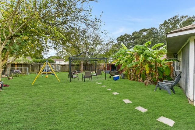 13703 Vickston Lane, Houston, TX 77014