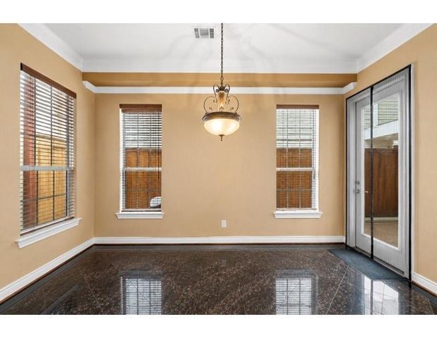 2927 Clinton Drive, Houston, TX 77020