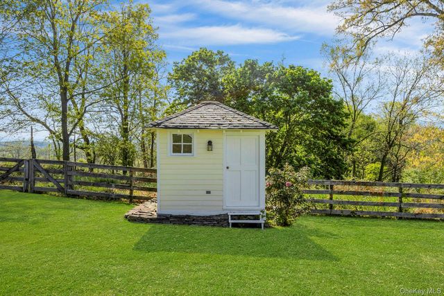 97 Moffat Road, Washingtonville, NY 10992