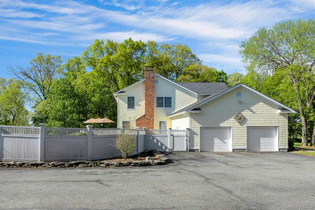 97 Moffat Road, Washingtonville, NY 10992