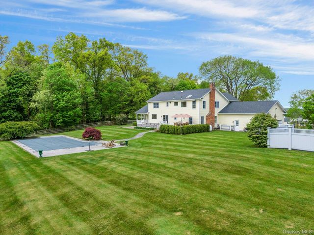 97 Moffat Road, Washingtonville, NY 10992