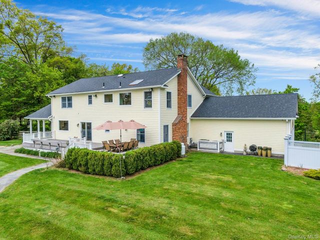 97 Moffat Road, Washingtonville, NY 10992